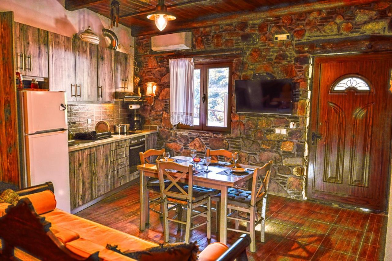 "Pefkopetro" Traditional House Keramotí 외부 사진
