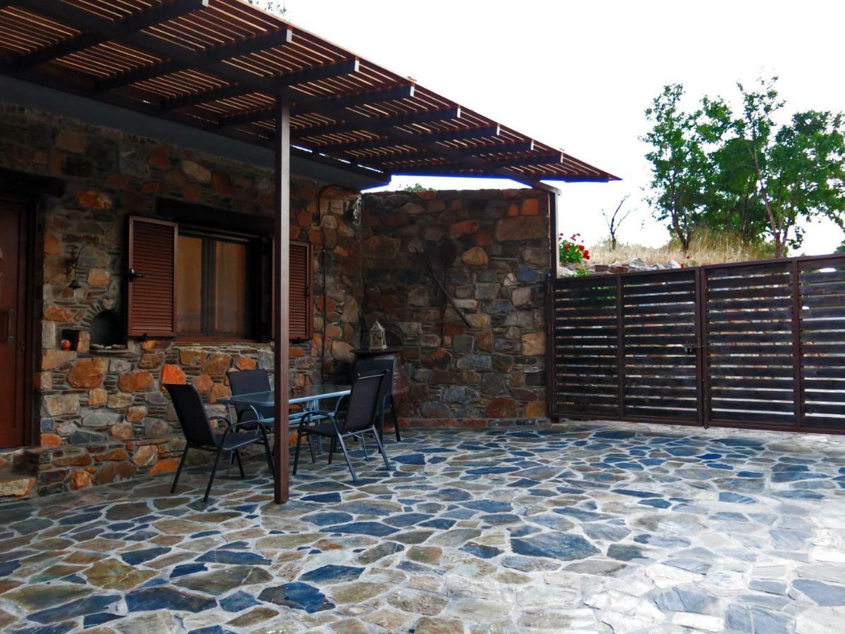 "Pefkopetro" Traditional House Keramotí 외부 사진