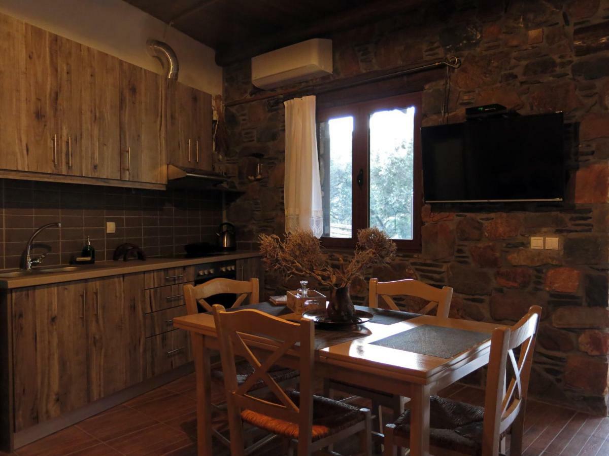 "Pefkopetro" Traditional House Keramotí 외부 사진